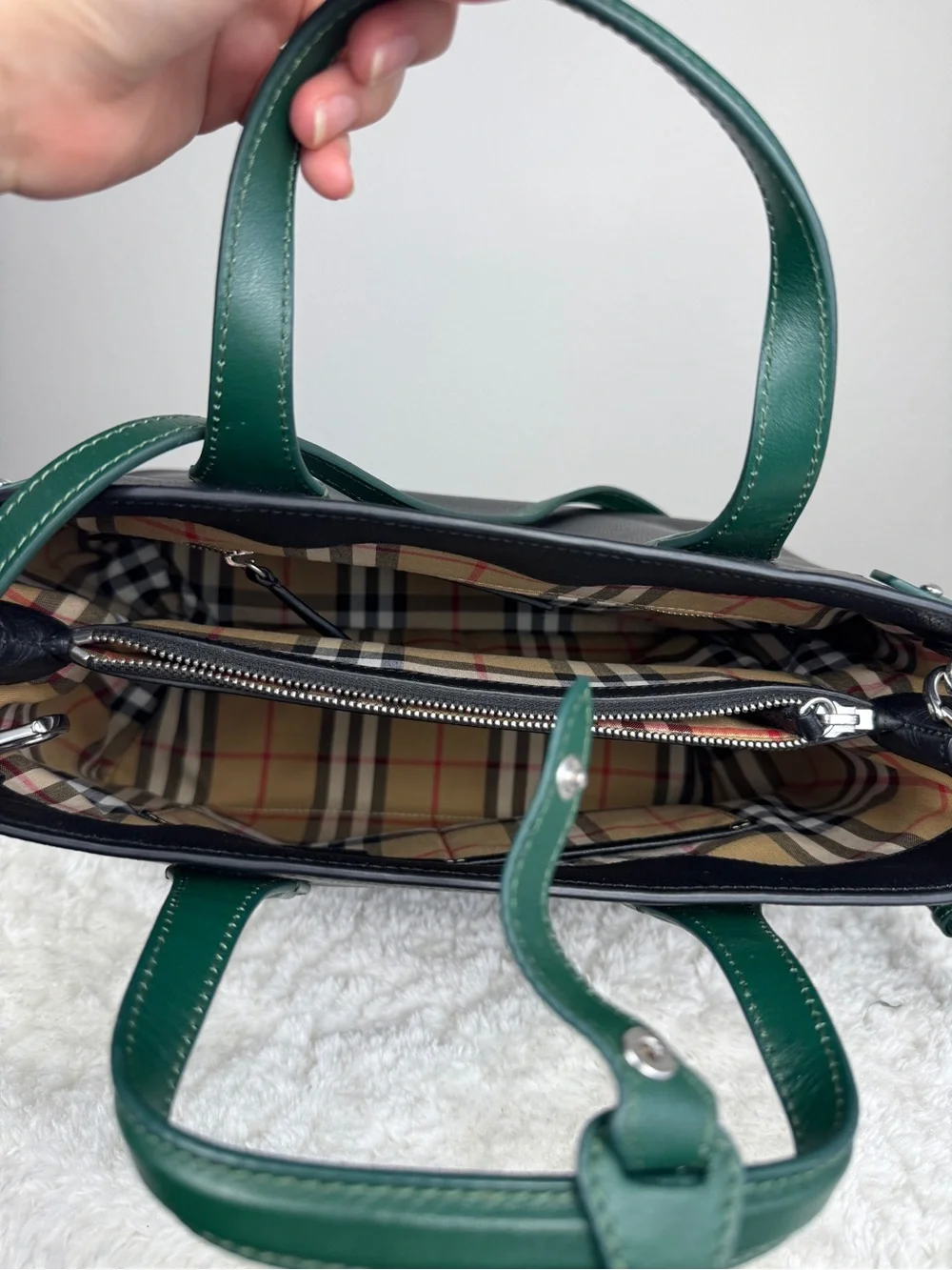 Burberry Banner Medium Black sea and Green Leather Tote Bag